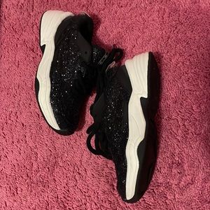 Sneakers glitter fun for girls